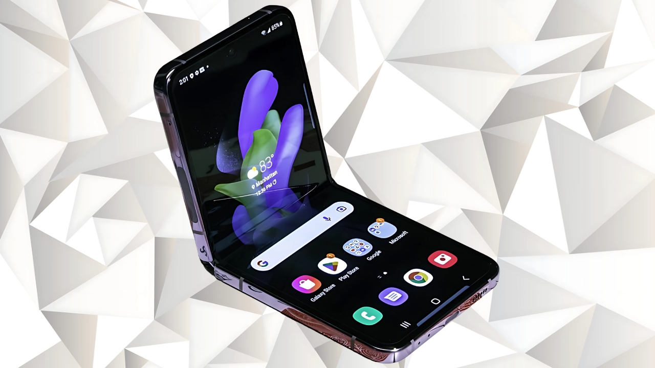 Samsung's Newest Galaxy Debuts